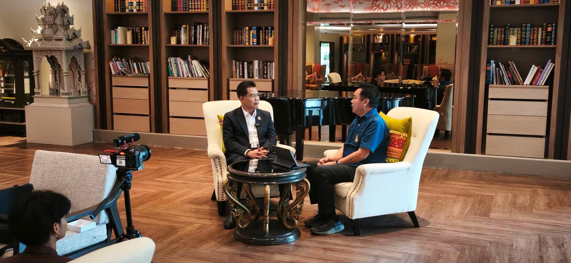 พบกับบทสัมภาษณ์พิเศษที่จะพาคุณไปค้นหาคำตอบว่า “งานวิจัยจะขยายผลสู่การสร้างการเปลี่ยนแปลงให้สังคมและประเทศได้อย่างไร” กับวุฒิสภา เร็วๆ นี้