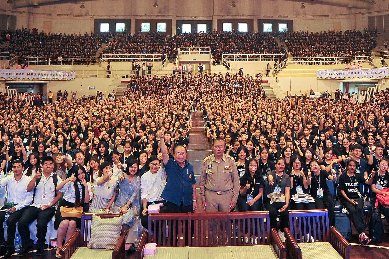 MFU News : MFU_freshers_meet_Mr_Narongsak__2_.jpg