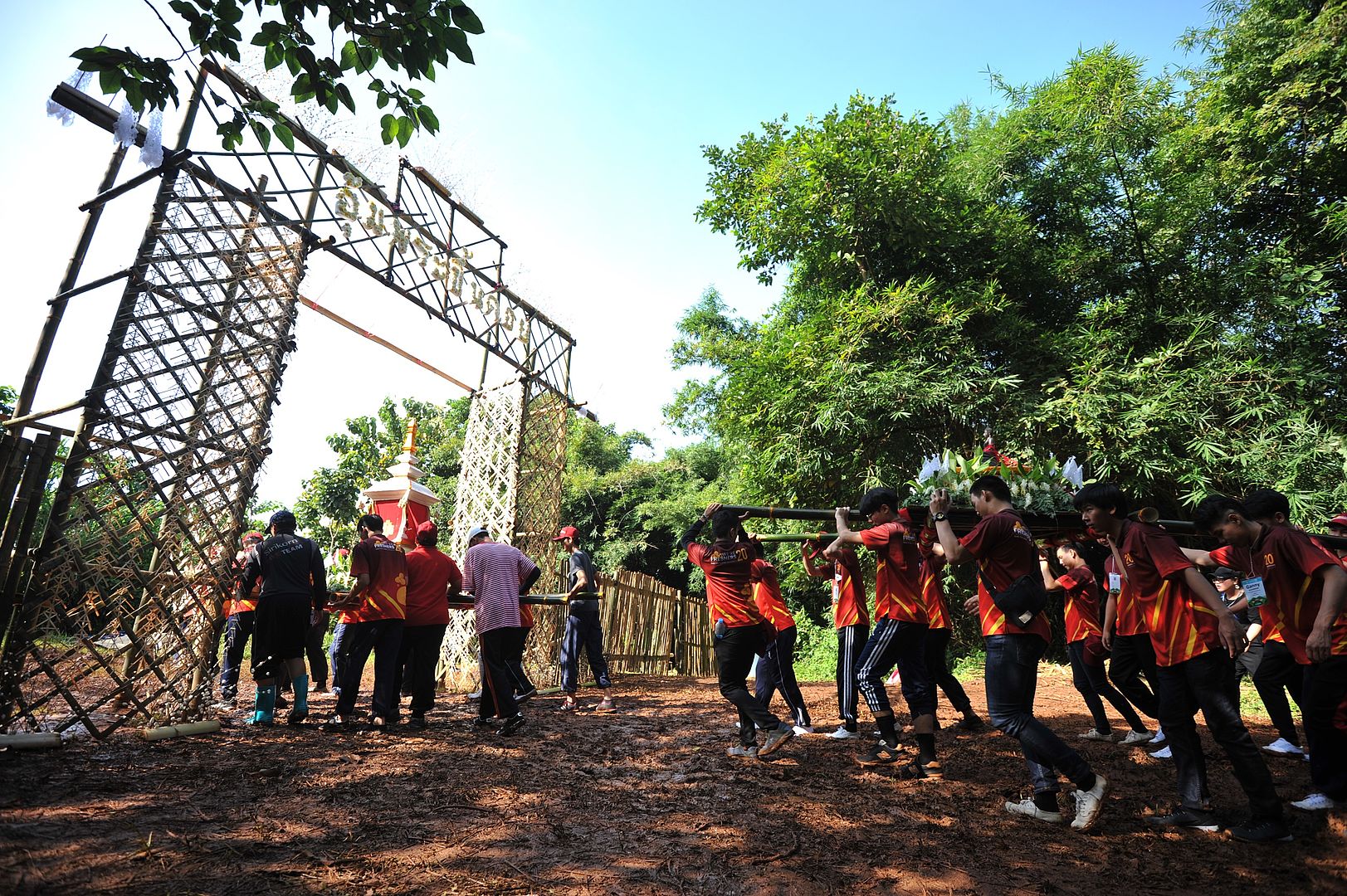 MFU News : MFU_walk_to_the_top__7_.JPG