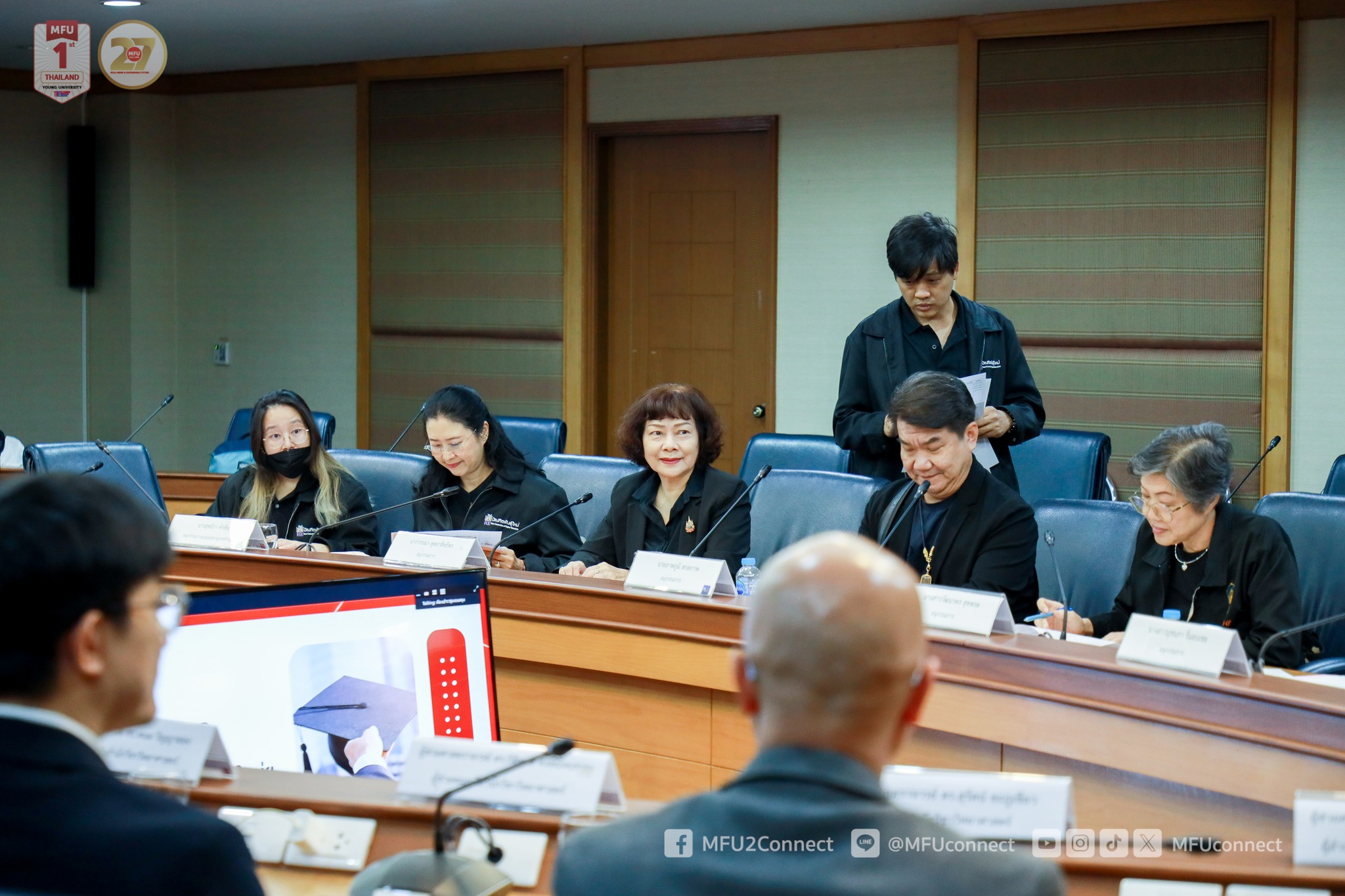 MFU News : Welcomes_MHESI_review_New_Bleed_Graduates_program__12_.jpg