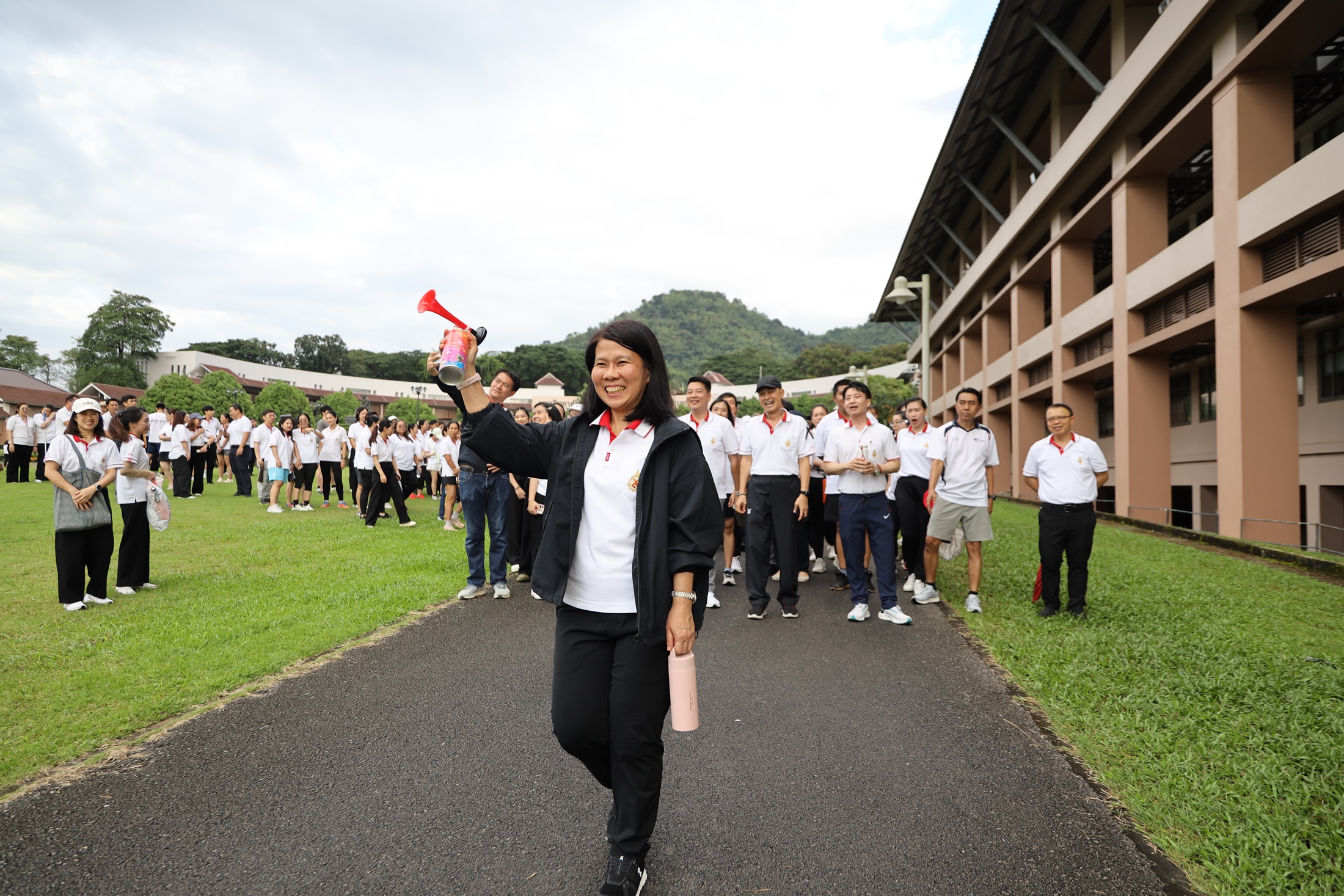 MFU News : Walk_n_Run_with_President__5_.JPG