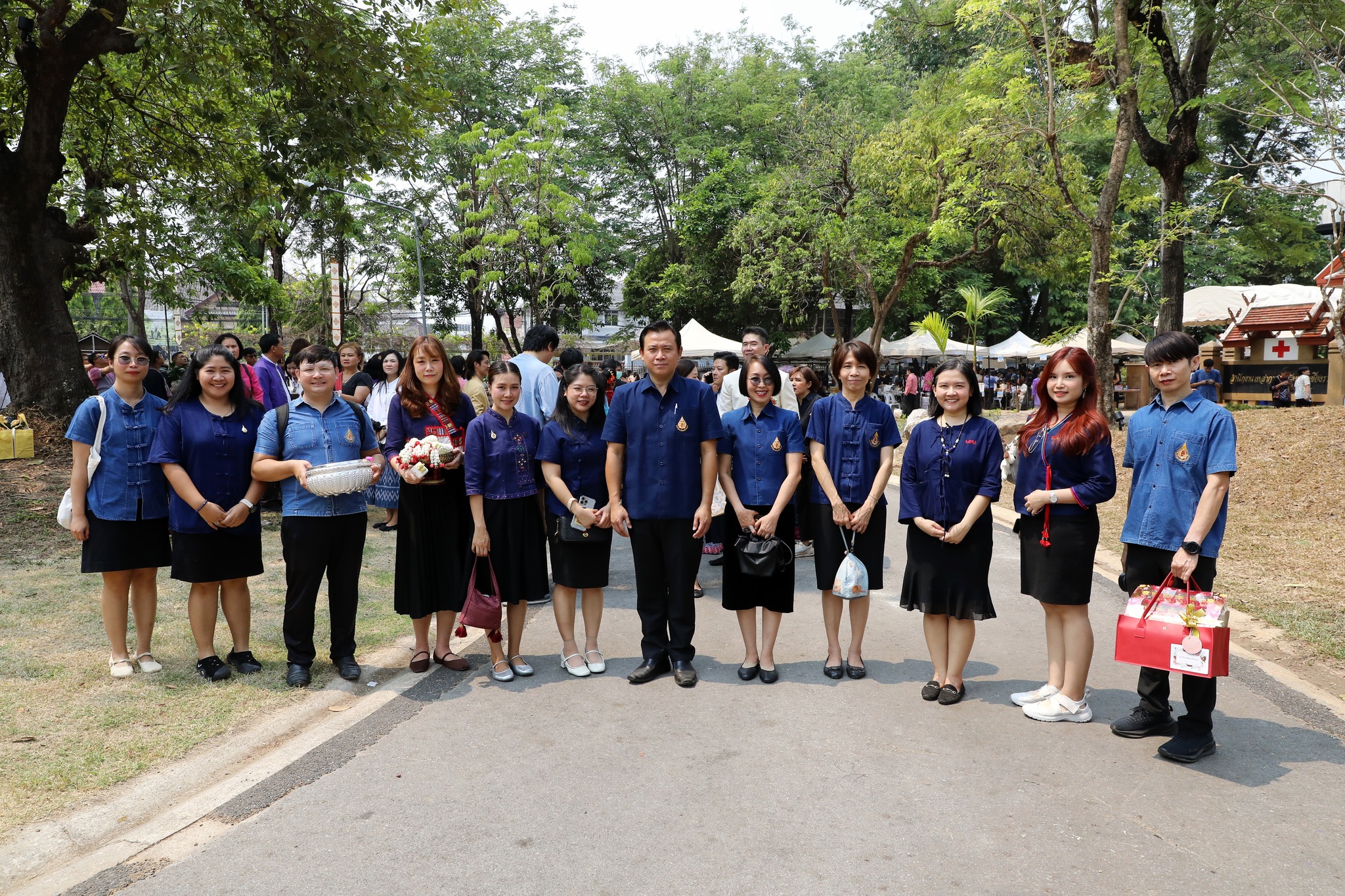 MFU News : MFU_Joins_Ceremony_to_Honor_Chiang_Rai_Governor__12_.jpg