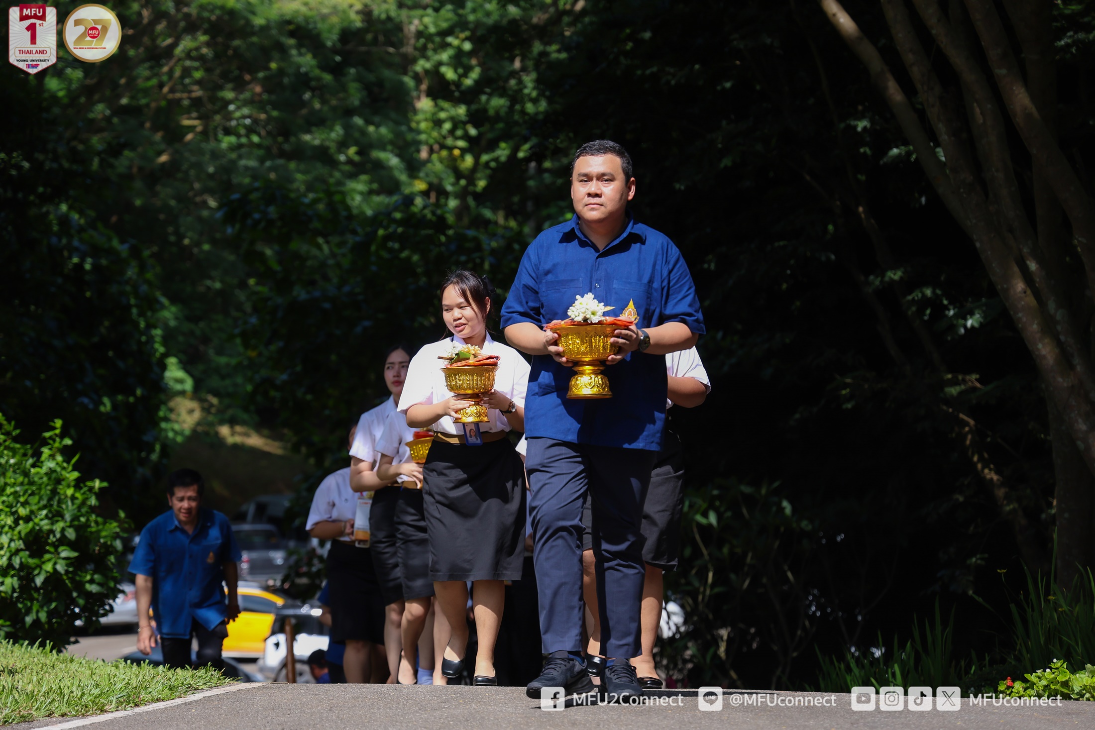 MFU News : MFU_Hosts_the_2026_Buddhist_Lent_Candle__3_.jpg