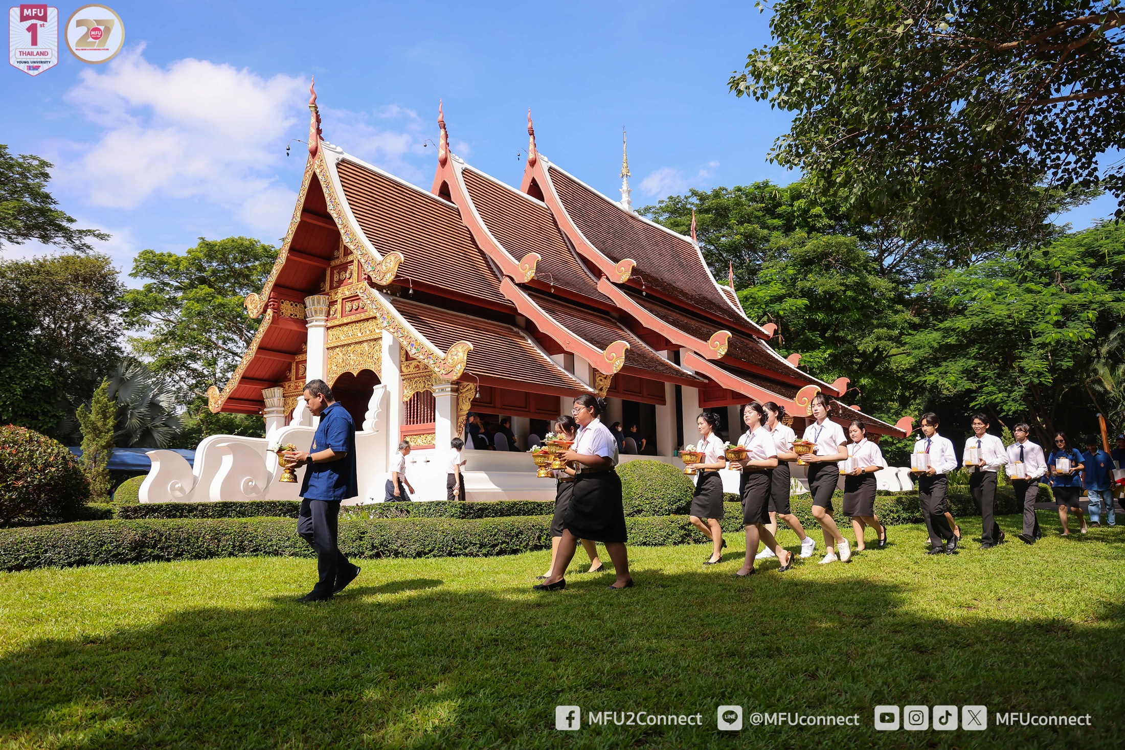 MFU News : MFU_Hosts_the_2026_Buddhist_Lent_Candle__4_.jpg