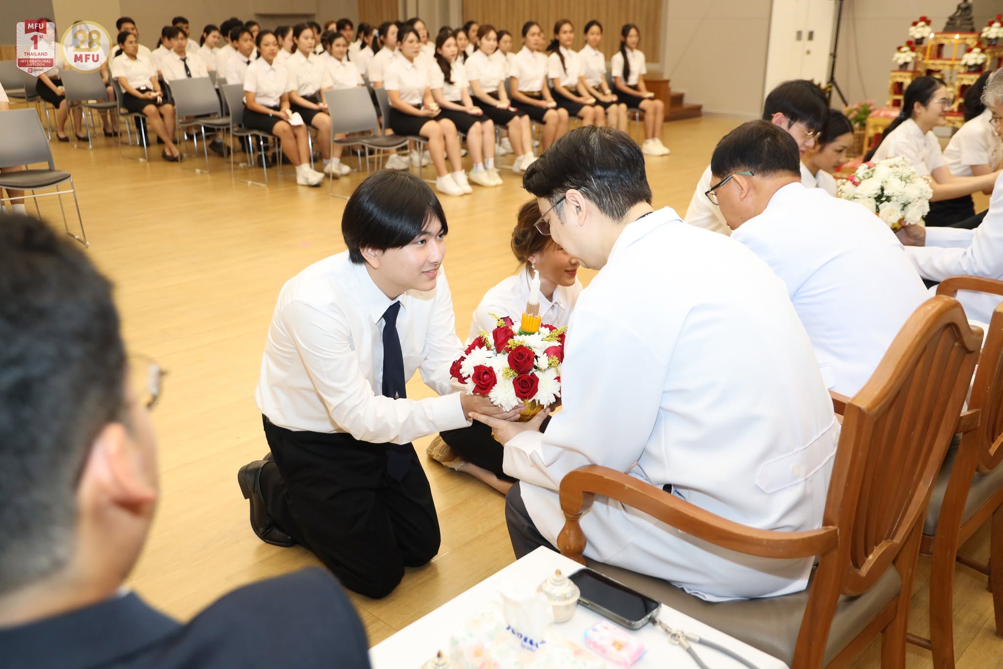 สำนักวิชาแพทยศาสตร์ จัดพิธีไหว้ครู รับเป็นลูกศิษย์ และถวายสัตย์ปฏิญาณต่อสมเด็จพระมหิตลาธิเบศรอดุลยเดชวิกรม พระบรมราชชนก และสมเด็จพระศรีนครินทราบรมราชชนนี