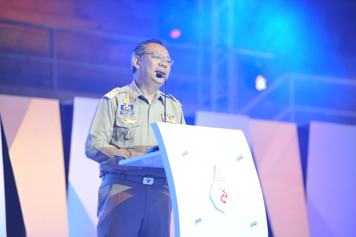 ผู้ว่าฯ ณรงค์ศักดิ์ ให้ข้อคิดนักศึกษาใหม่ มฟล. ถอดบทเรียนจากถ้ำหลวง 'สิ่งที่สำคัญกว่าคนเก่งคือคนดี'